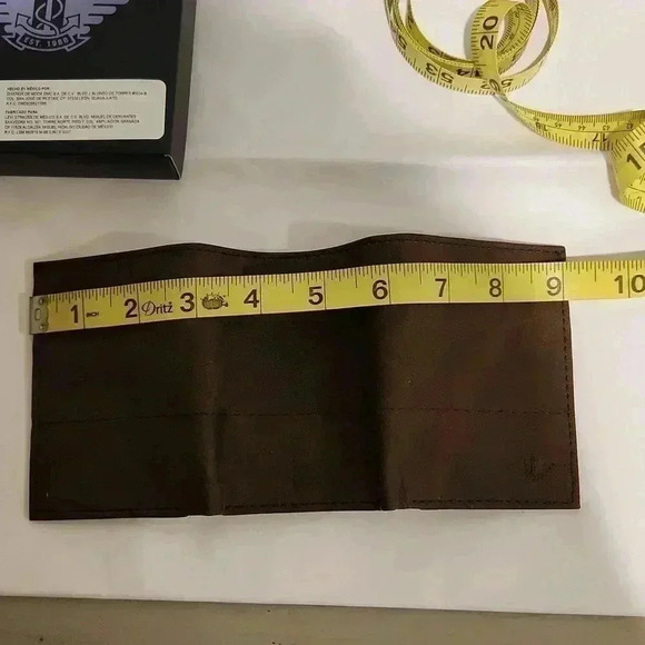 Dockers Trifold Wallet For Men Brown Color - Picture 8 of 10